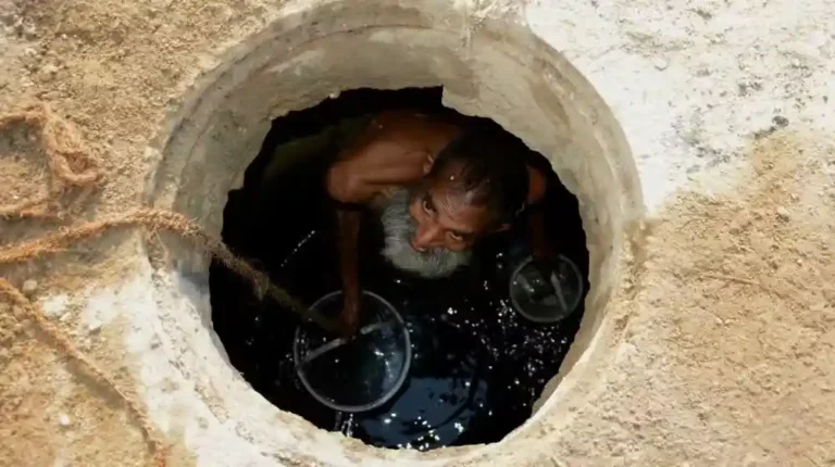 Manual sewer cleaning ban in Pakistan