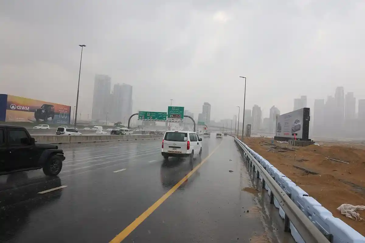 Dubai Government Orders Work-From-Home Amid Unstable Weather