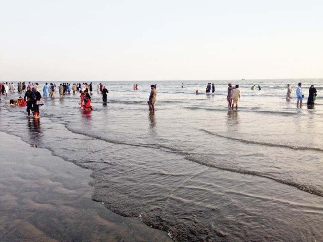 Karachi Beaches Under Scrutiny as Sindh Assembly Debates Safety Measures – Full Report